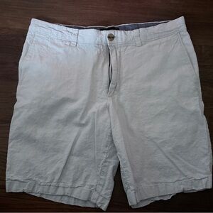 Banana Republic Factory Men's White/khaki Flat-Front Cotton Shorts